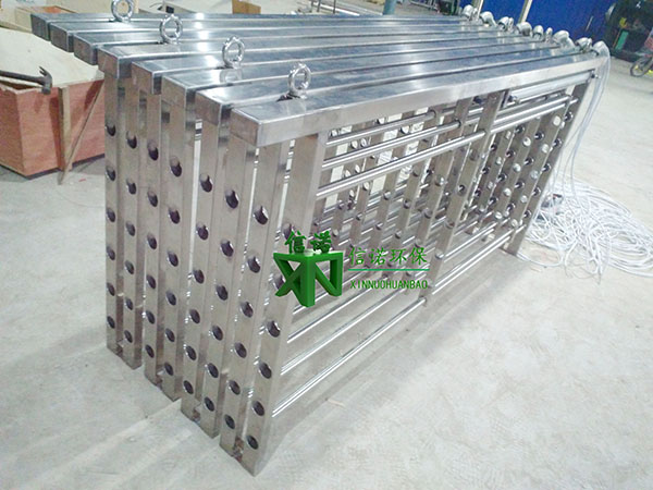 專業(yè)生產 56支燈管  80支燈管  96支 框架式紫外線污水處理設備